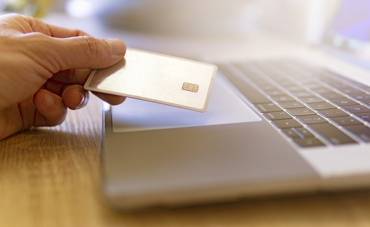 The Benefits of E-commerce for Small Businesses in the UK
